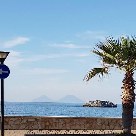 Casa Tranquilla E Luminosa Con Terrazzo A Due Passi Dal Mare Lägenhet Brolo Exteriör bild