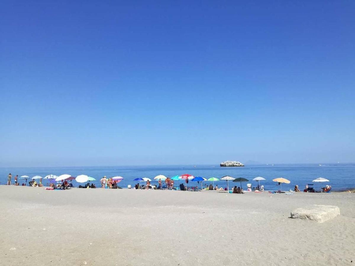 Casa Tranquilla E Luminosa Con Terrazzo A Due Passi Dal Mare Lägenhet Brolo Exteriör bild