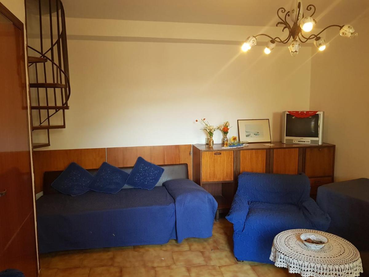 Casa Tranquilla E Luminosa Con Terrazzo A Due Passi Dal Mare Lägenhet Brolo Exteriör bild