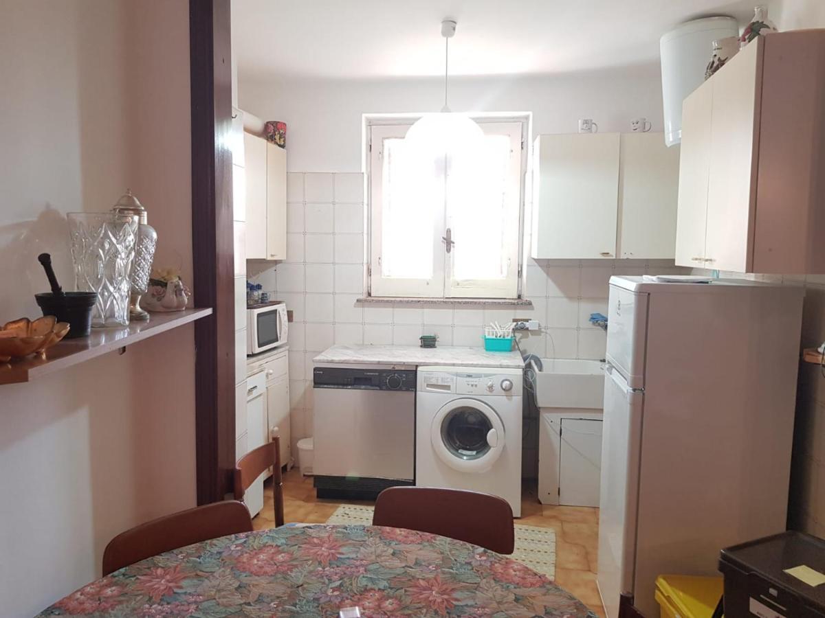 Casa Tranquilla E Luminosa Con Terrazzo A Due Passi Dal Mare Lägenhet Brolo Exteriör bild