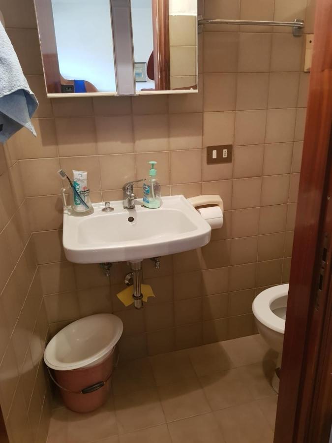 Casa Tranquilla E Luminosa Con Terrazzo A Due Passi Dal Mare Lägenhet Brolo Exteriör bild